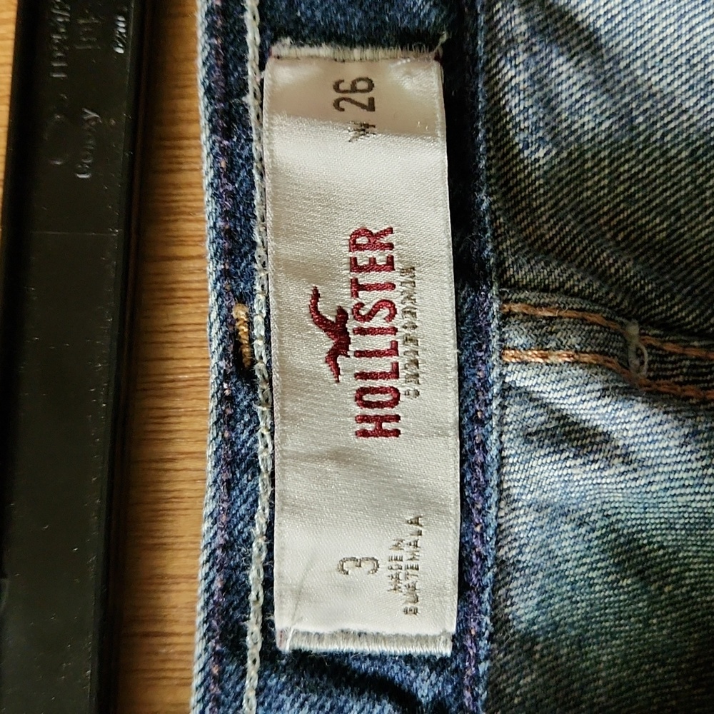 Shorts - Picture 2 of 3